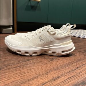 ON Cloudpulse Next. Size 9.5